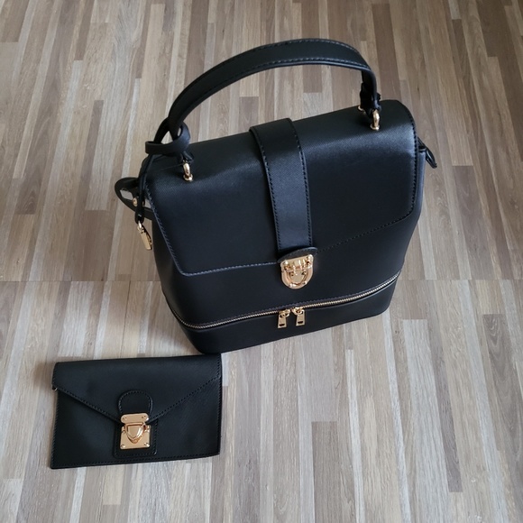 Backpack - Picture 2 of 5